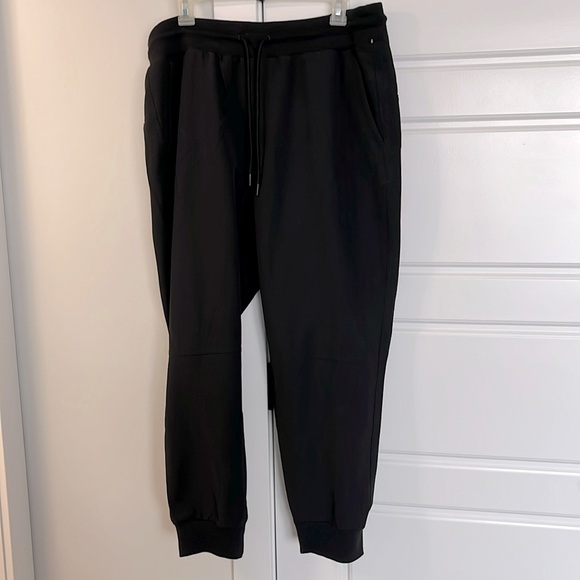 Old navy black stretchtech joggers in large - Picture 1 of 2